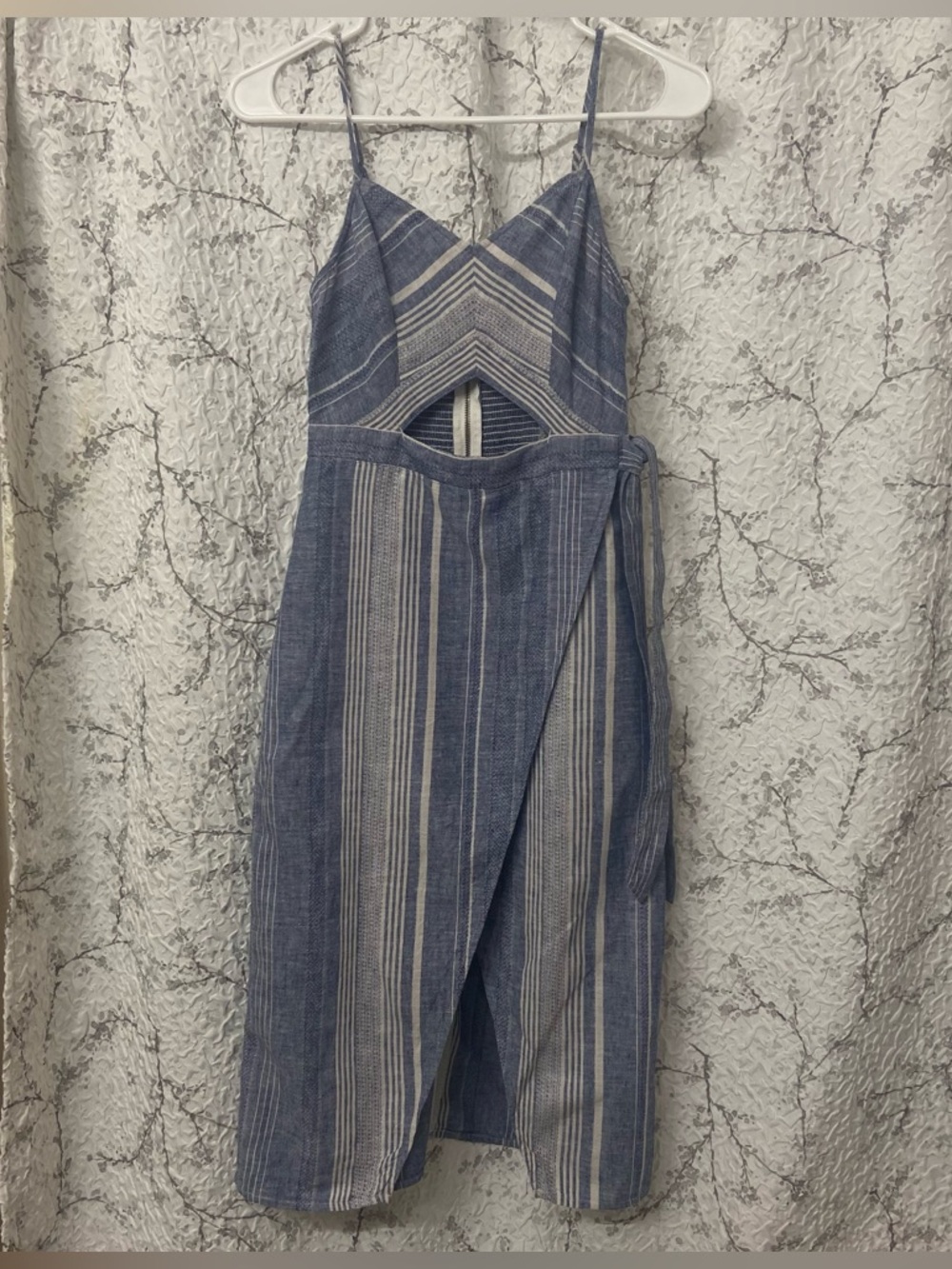 Express Blue and White Striped Midi Wrap Dress size 00